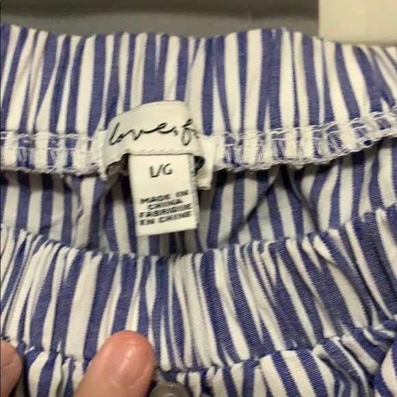 Cute off the shoulder shirt - Picture 2 of 3